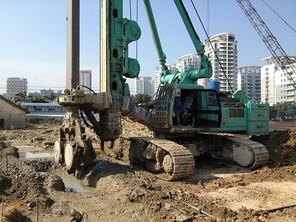 双轮铣水泥土截渗墙现场施工照片01